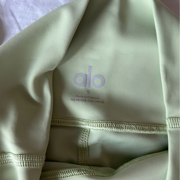 Alo Yoga Iced Green Tea Airlift Set - Picture 7 of 10